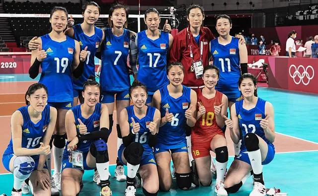 深藏功与名!郎平深夜悄悄离开,万千球迷来送行,却扑了个空